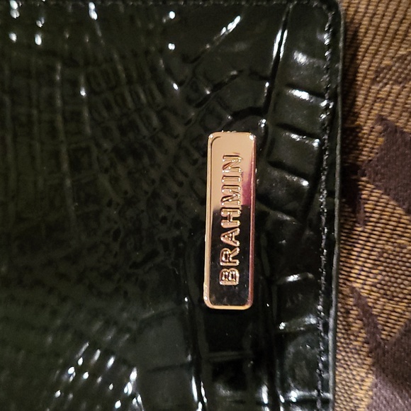 - Brahmin  Hp  chain clip off or around neck chain laynard  color shiny black ⚫️ - Picture 6 of 10